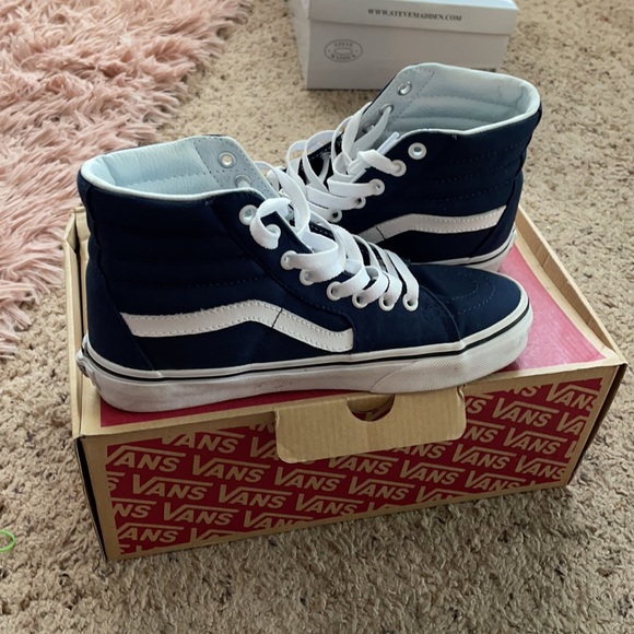 Vans - Picture 2 of 4